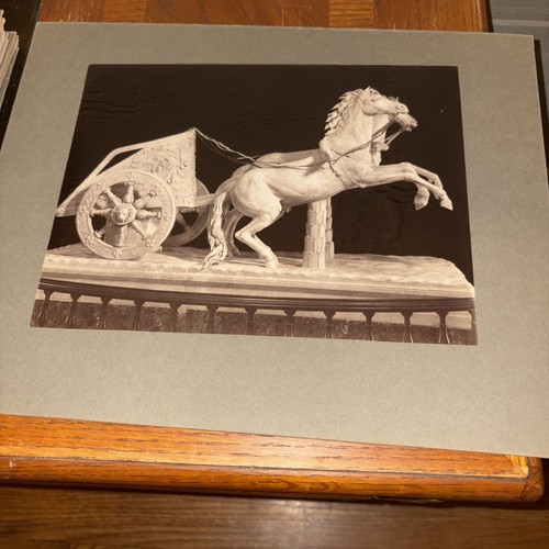 Foto scultura romana carro