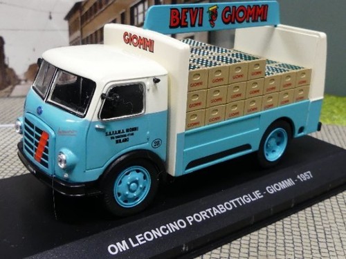 Om leoncino - om,