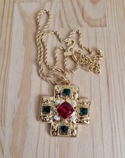 Collana con ciondolo croce pietra preziosa Kenneth Jay Lane NUOVISSIMA