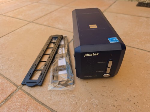 Scanner plustek opticfilm - plustek, 7400