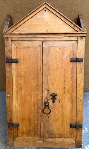 Antica cassapanca reliquiario