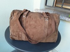 Borsa da donna a bauletto in camoscio marrone. Usata in buone condizioni