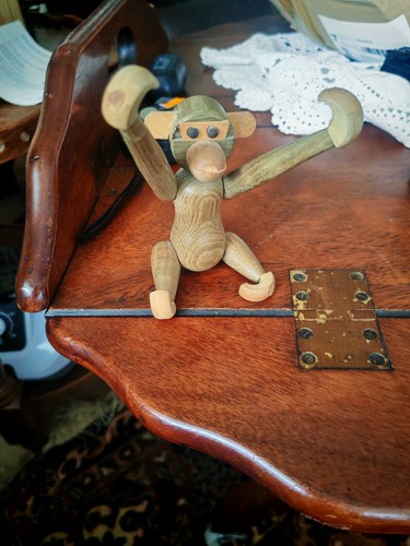 Scimmia legno stile kay - in,