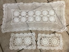 Set di 3 Centrini fatti