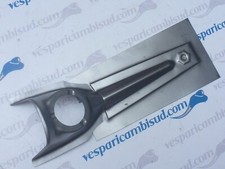 Calandra nasello copristerzo in ferro 3 FORI ,vespa 50-90-125 Vesparicambisud