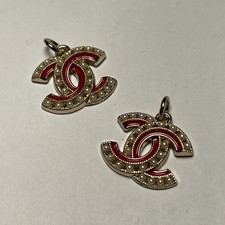 Set di 2 bottoni Chanel rossi