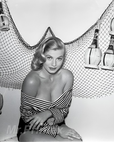 Anita ekberg foto - 🔵,