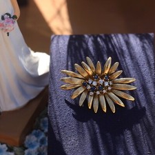 Spilla Dorato Arte Nuovo