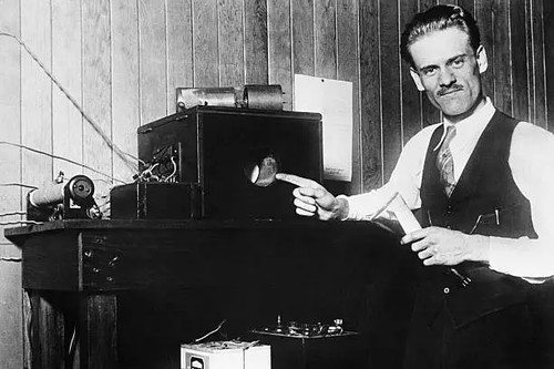 Inventor philo farnsworth - t,