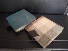 LOTTO 37x 45 + 2 CONTENITORI PER VINILI CON DISCHI da 7  ANNI 50 60 70 80