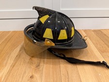 Lion Apparel Paul Conway casco