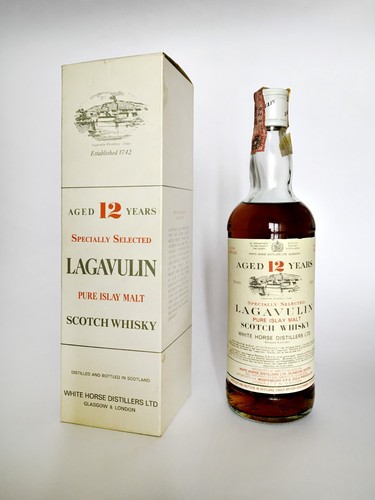 Lagavulin white horse - lagavulin, year