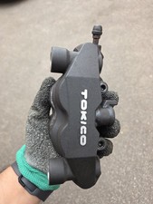 Pinza freno radiale anteriore sinistra Suzuki GSXR 600 / 750 TOKICO K6 / K7