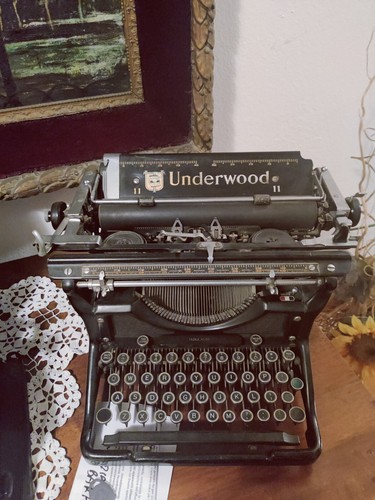 Macchina scrivere underwood - da,