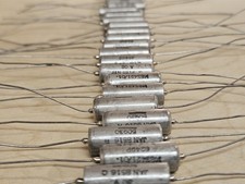 (Qtà 50) Condensatori