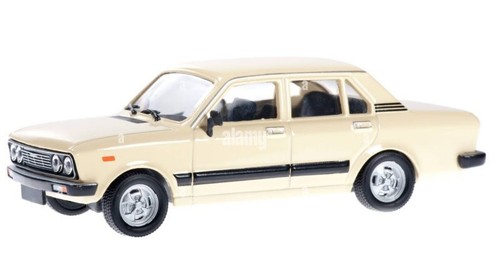 Fiat 132p cream atlas - ,