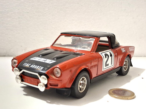 Burago 0137 fiat 124 abarth - fiat,