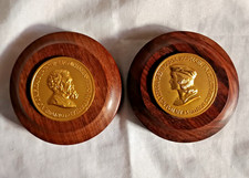 Vintage Lotto 2 Medaglie Fermacarte Navigazione Michelangelo / Raffaello Italia