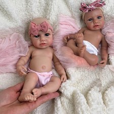 Mini bambola reborn silicone