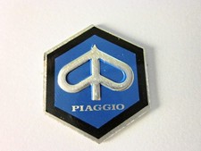 Badge hexagonal 26 mm Piaggio