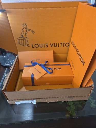 Louis vuitton box set - louis,