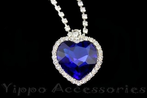 Collana con ciondolo - , in