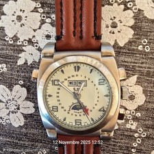 Orologio con datario, mese