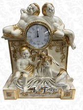 Orologio grande H57 da tavolo in ceramica con putto silik avorio e oro stile bar