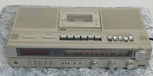 Loewe radio orologio cassetta
