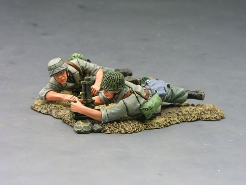 Rara figurine prone king - rara,