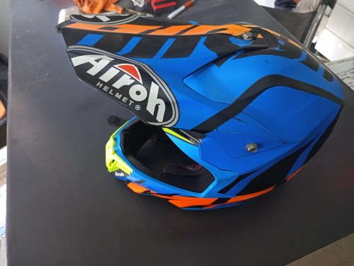 Casco cross airoh - cross,