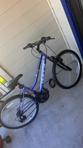 Trek 3700 mountain bike - 26,