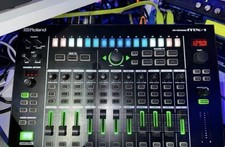 Roland MX-1 + Stand 3d