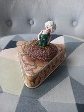 Vintage antica scatolina con