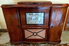 Mobile di radio antica