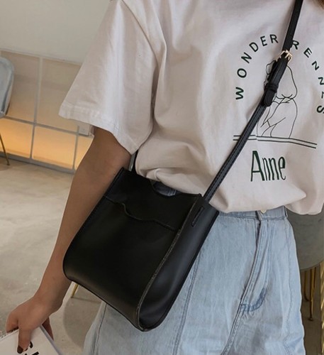 Borsa tracolla pelle - in,