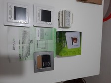 Impianto videocitofono bifamiliare Comelit con  due monitor a colori 6302