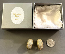 Orecchini Vintage CHRISTIAN DIOR Pave Strass Cerchio Tono Oro Clip On Come Nuovi con Scatola