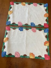 n. 2 CENTRI VINTAGE FATTI A MANO AVORIO CON BORDO VARI COLORI - cm 30 x 45  ca  