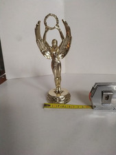 STATUETTA VINTAGE STILE ART DECO  FEMMINA ALATA CON  CORONA ALLORO Decorativa