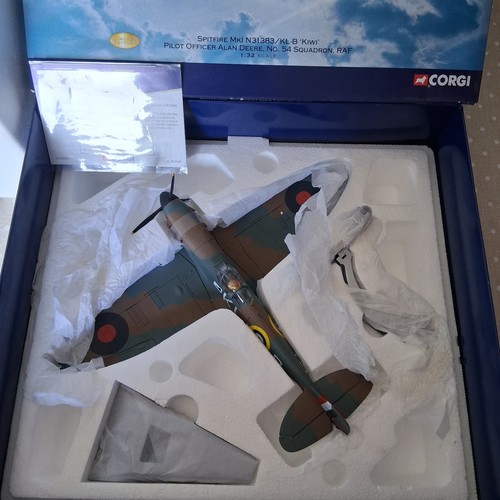 Corgi aa33904 spitfire - aa33904,