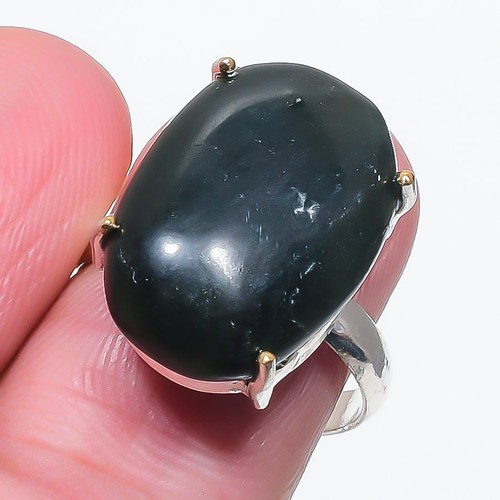 Anello con pietre preziose - , in