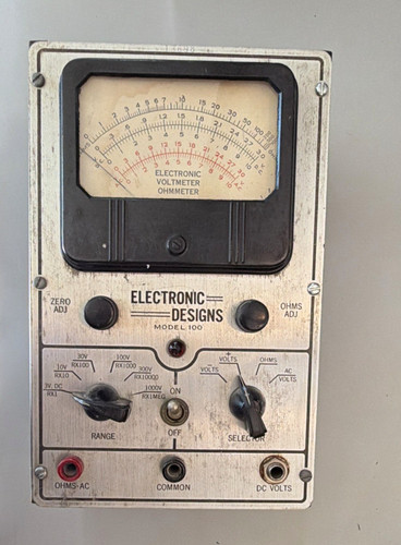 Voltmetro analogico vintage