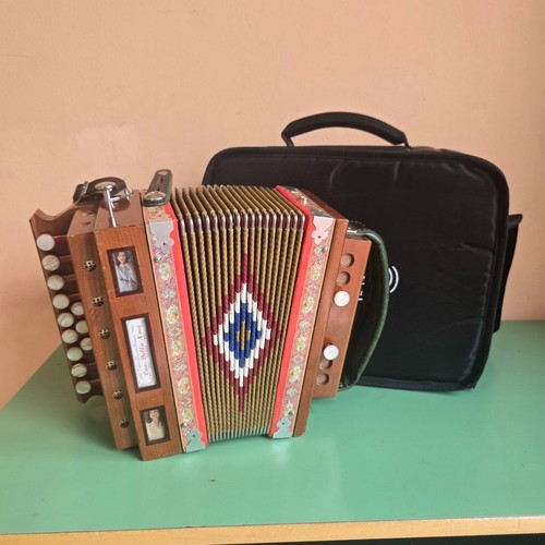 Organetto della noce - della,