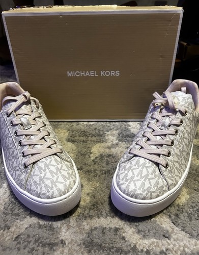 Nuove scarpe ginnastica - da,