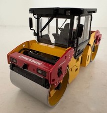 Rullo tandem 1:50 Dynapac CC424 con baldacchino di Motorart MOT13387