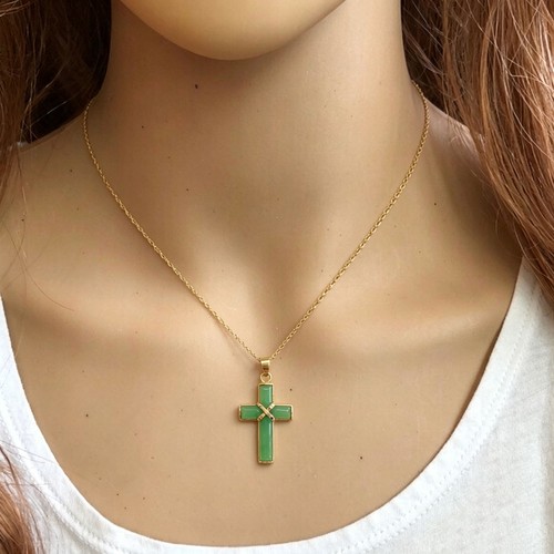 Collana con ciondolo amuleto