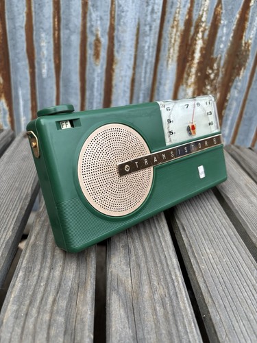 Radio transistor sony - a,