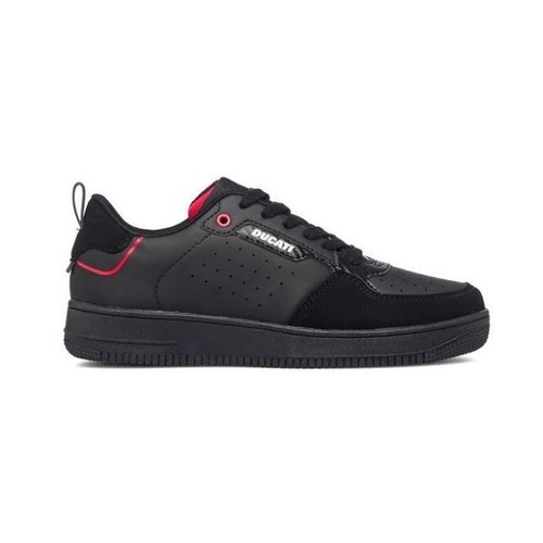 Scarpe sportive uomo dettagli