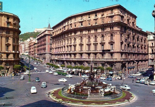 Napoli piazza della borsa - napoli,